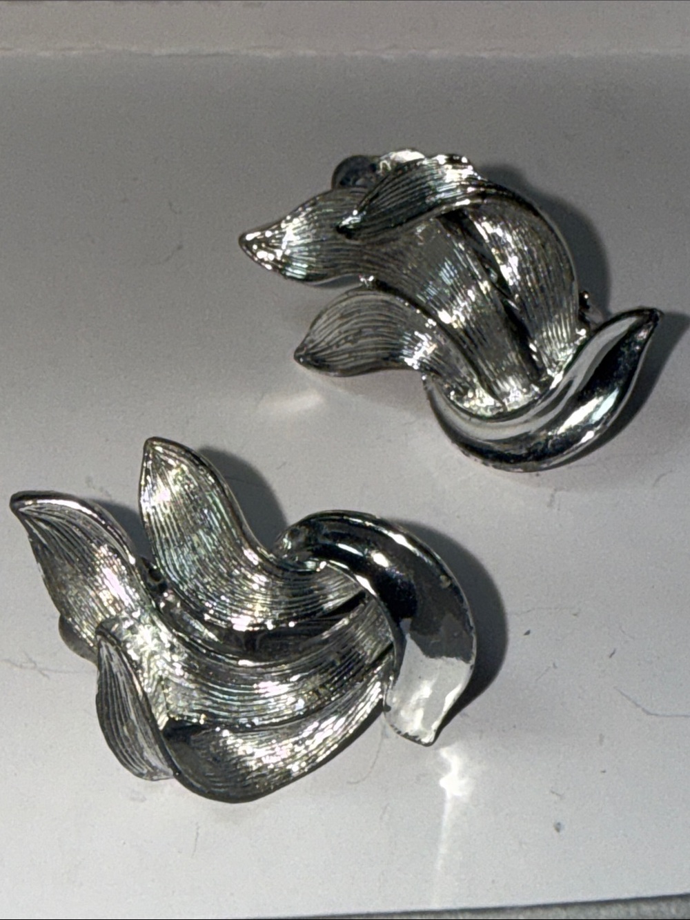 Lisner silver-Tone Sculpted Leaf Clip Earrings - Women Jewelry Earrings